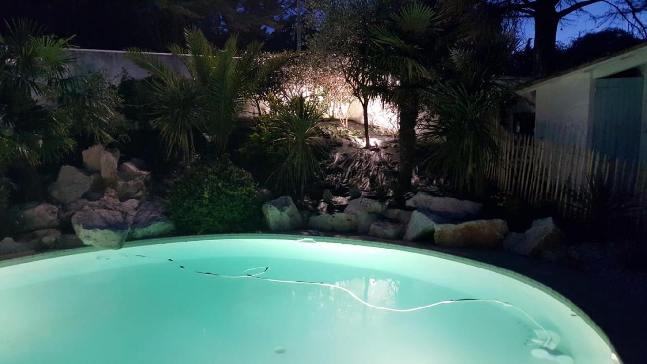 Tres Belle Villa Avec Piscine Le Bois-Plage-en-Re Exterior photo